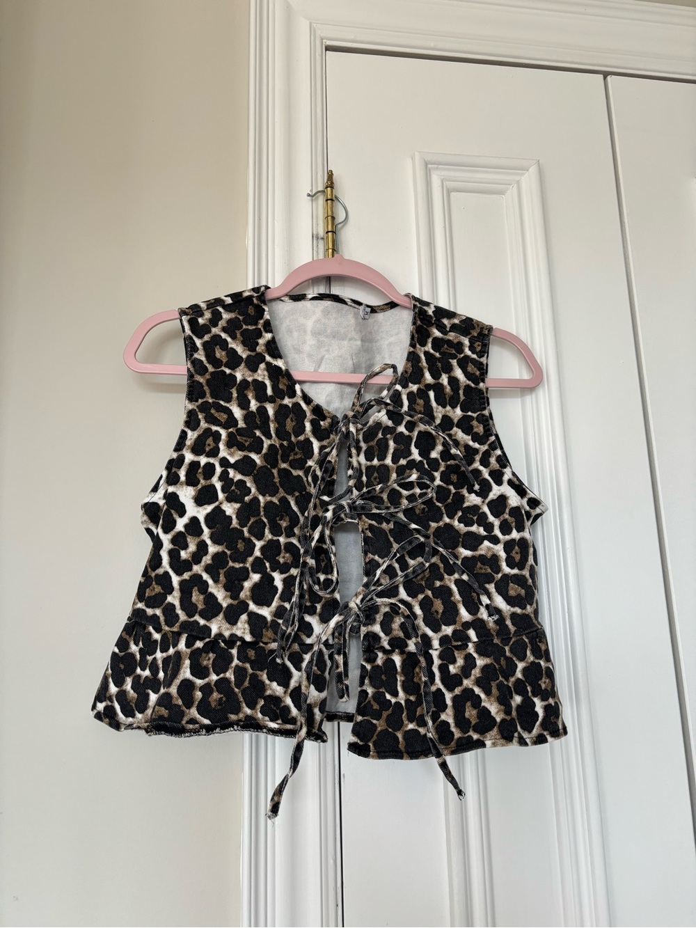 Cropped  Leopard Print Tie-Front-Peplum Vest Top - Brown/Black